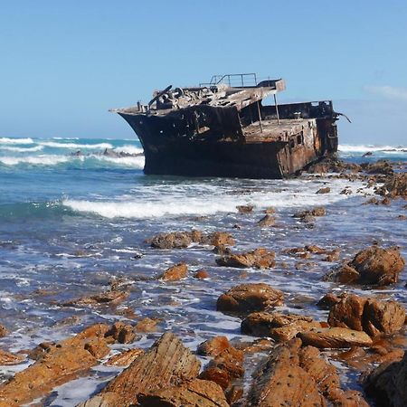 C-Pampoentjie Apartment Struisbaai Luaran gambar